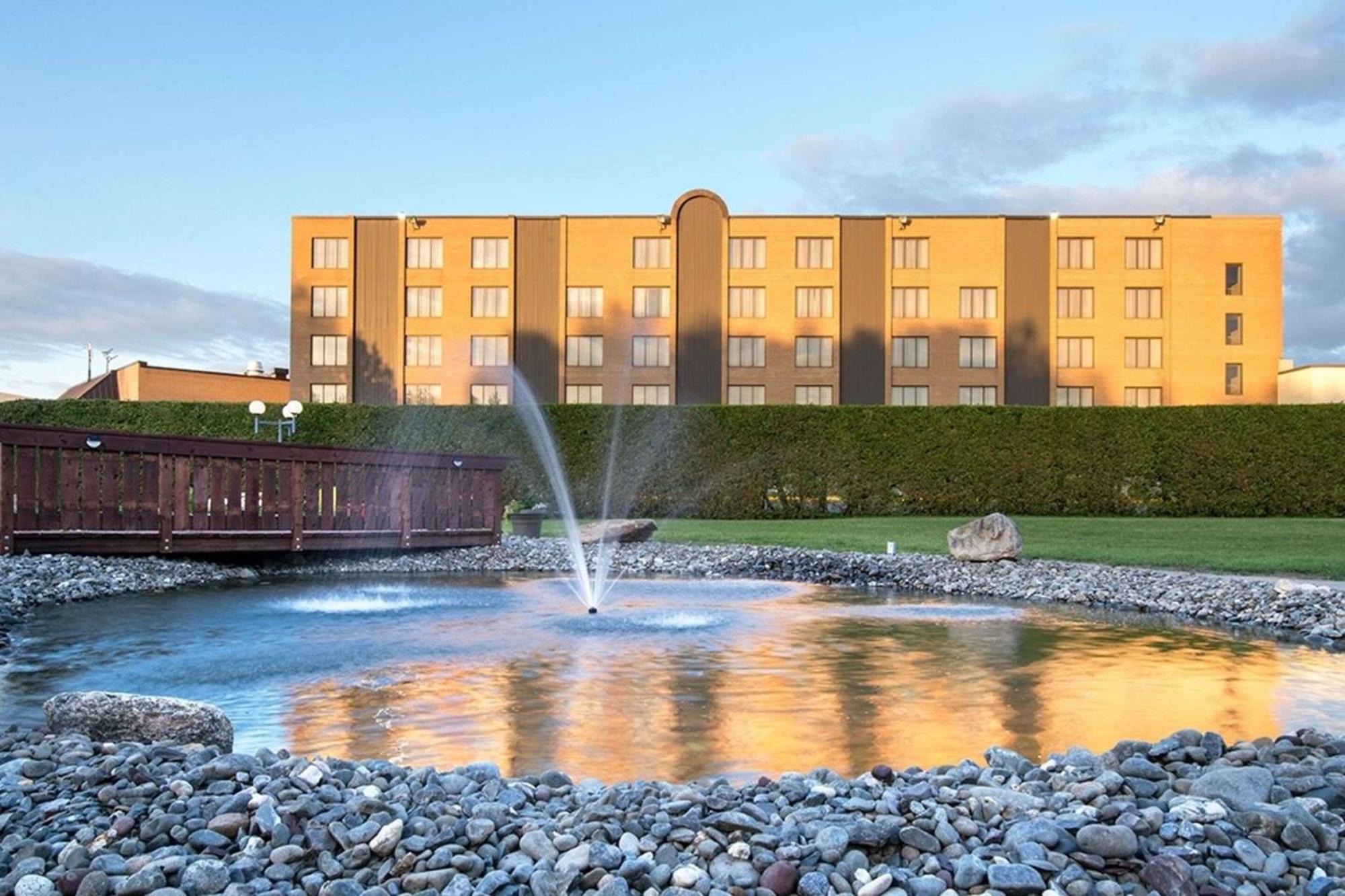 Hotel Le Victorin, An Ascend Hotel Collection Member Victoriaville Exterior foto